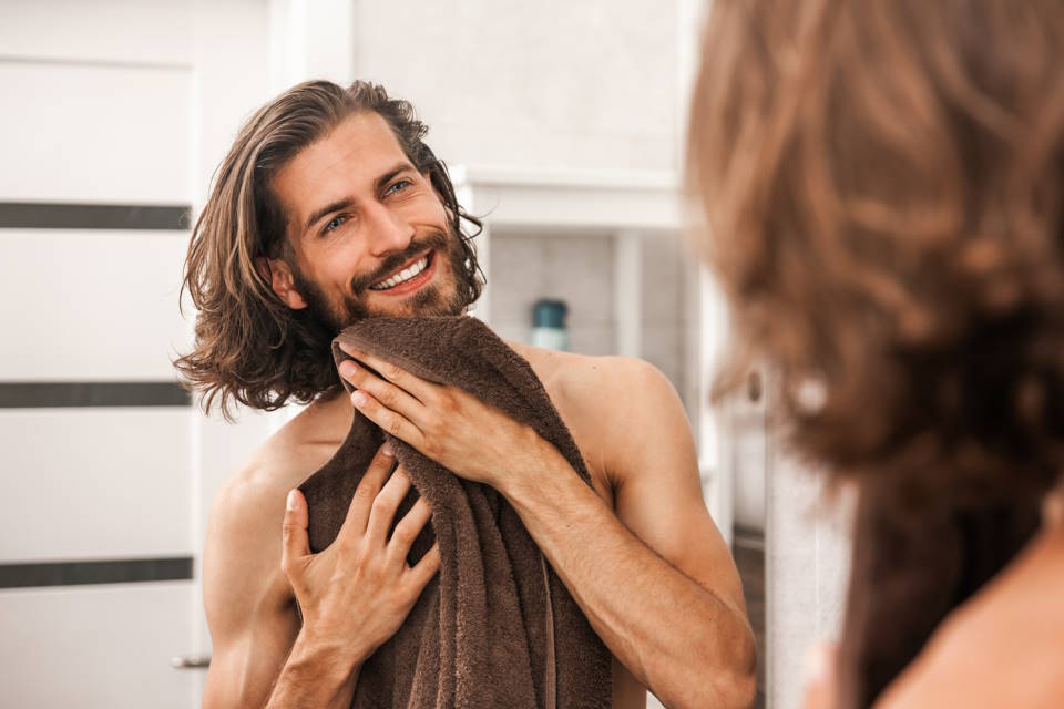 How to Use Sea Salt Spray to Style Men's Hair
