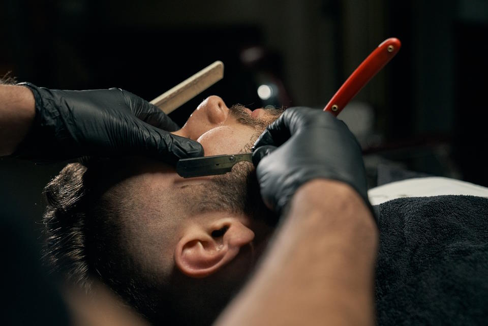 Is Shaving With a Straight Razor Better?